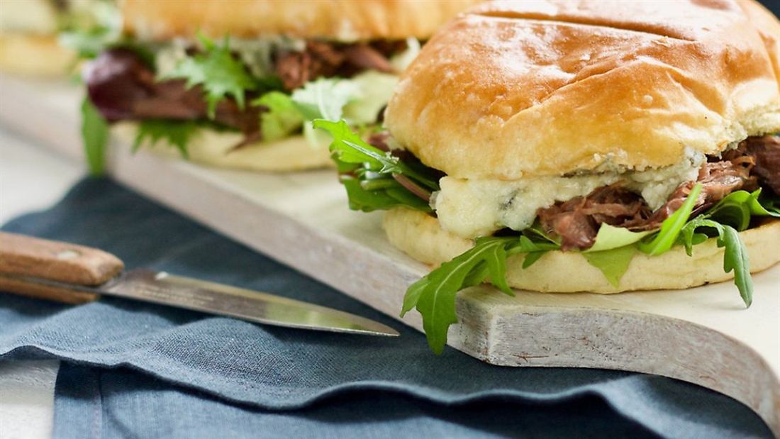 Recipe: Pulled venison and blue cheese brioche buns